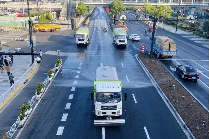 路面見本色丨米蘭·(milan)中國官方網站環境新能源環衛裝備服務上海進博會！