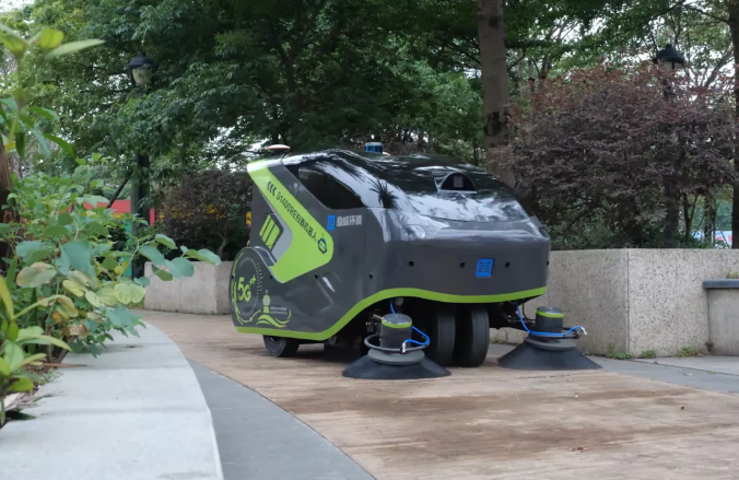 米蘭·(milan)中國官方網站環境5G環衛機器人亮相2021中國創新創業成果交易會